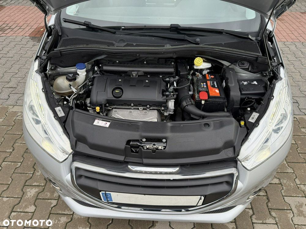 Peugeot 208 - 10