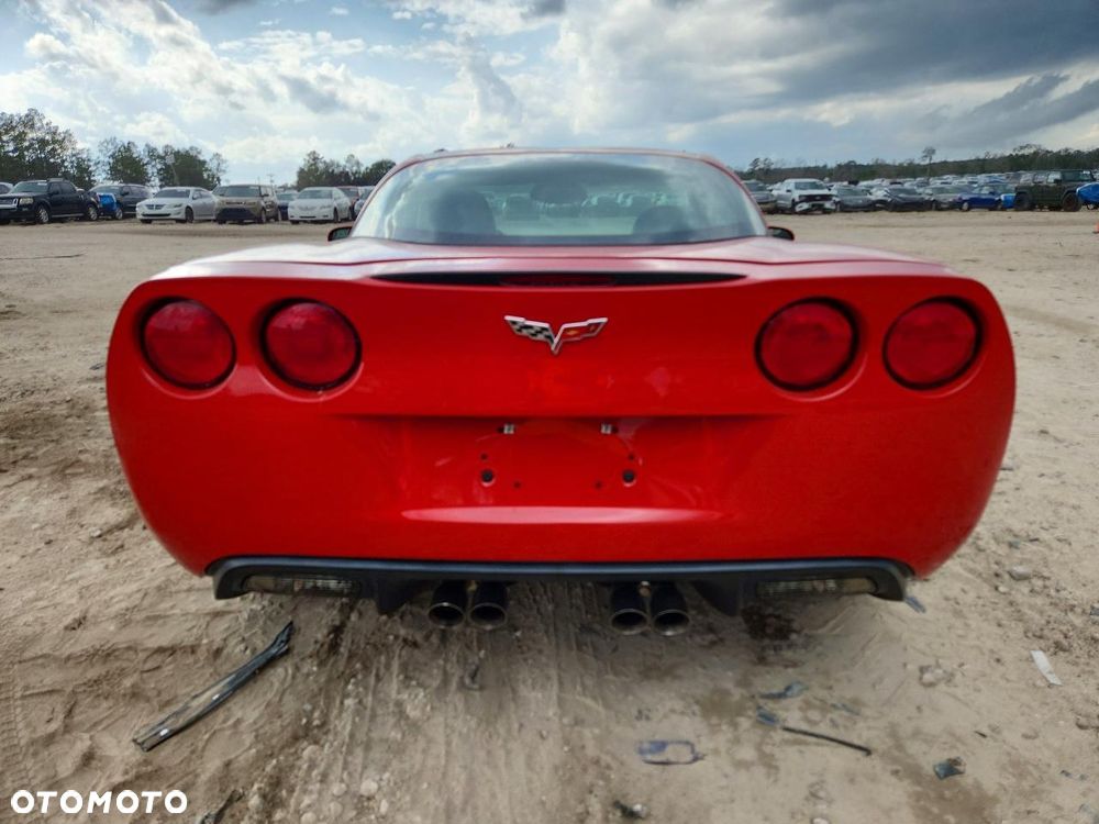 Chevrolet Corvette - 32
