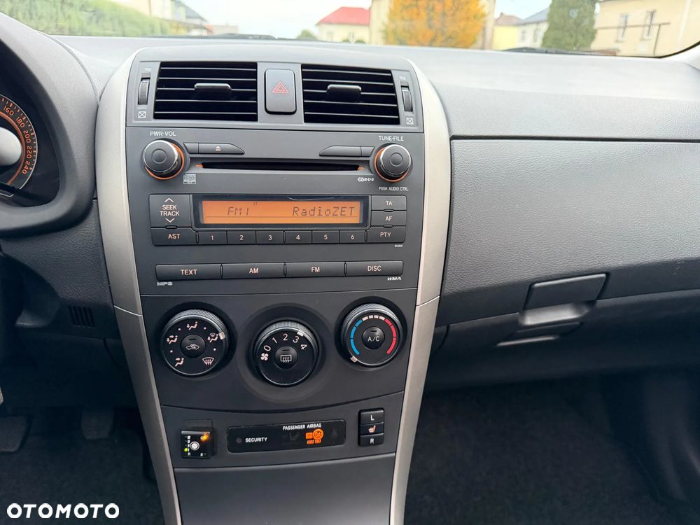 Toyota Corolla - 17