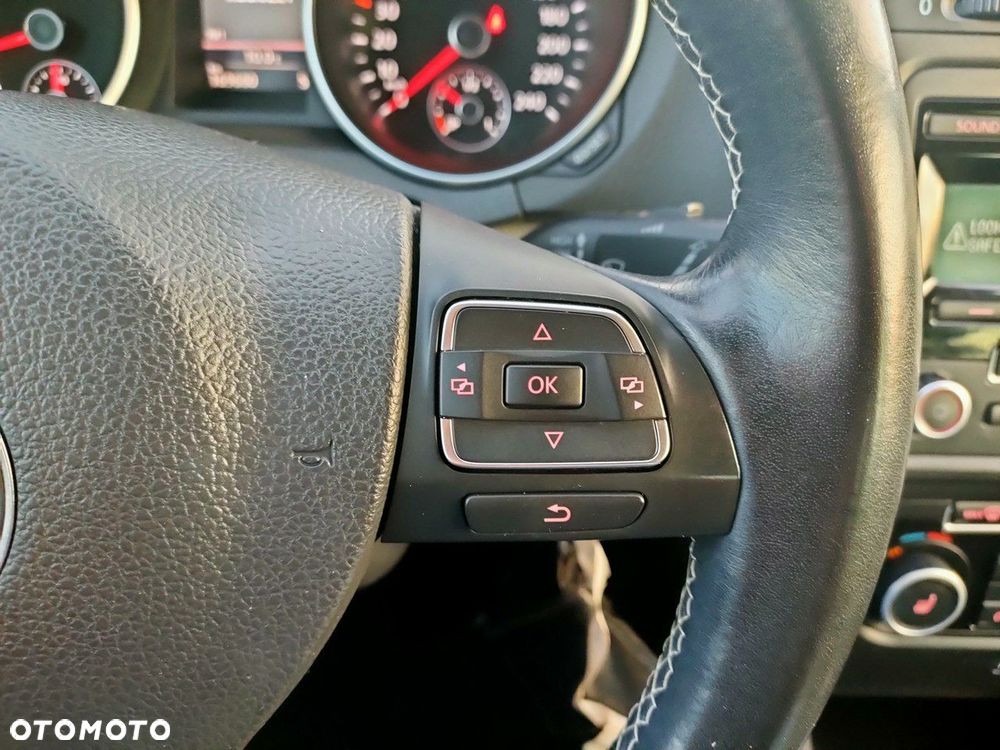 Volkswagen Golf - 24