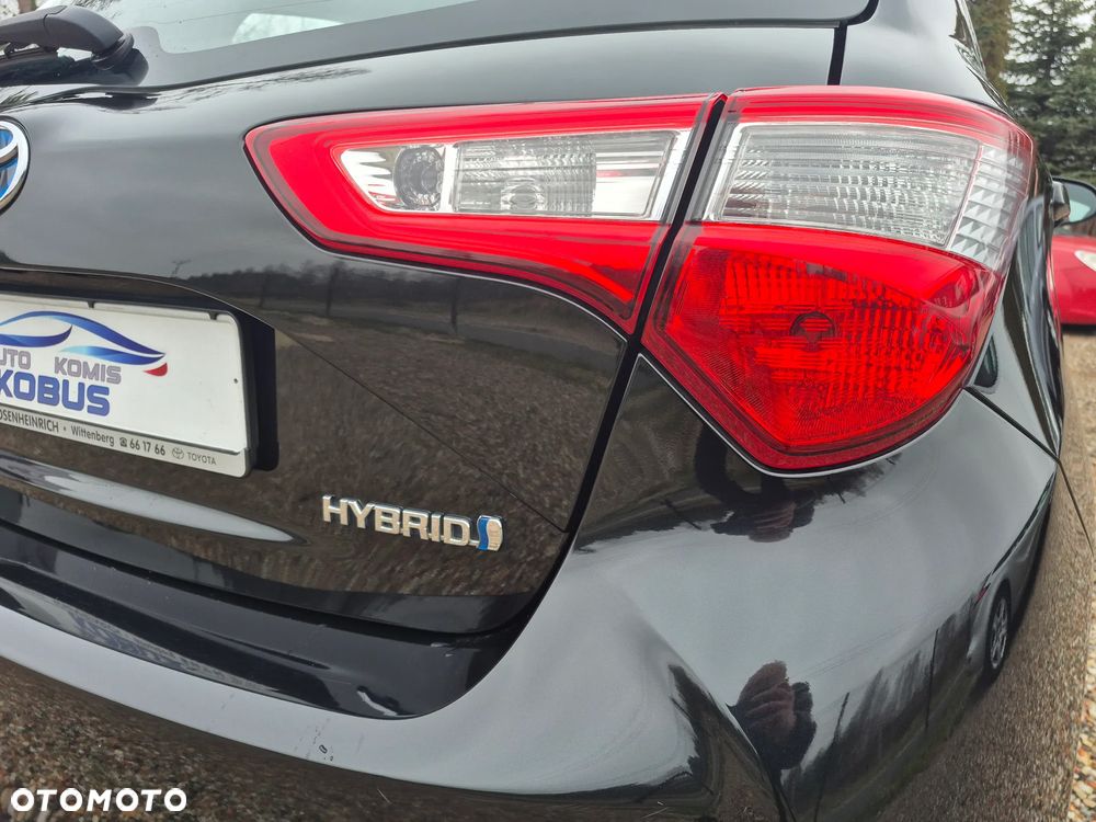 Toyota Yaris Hybrid 100 Premium - 37