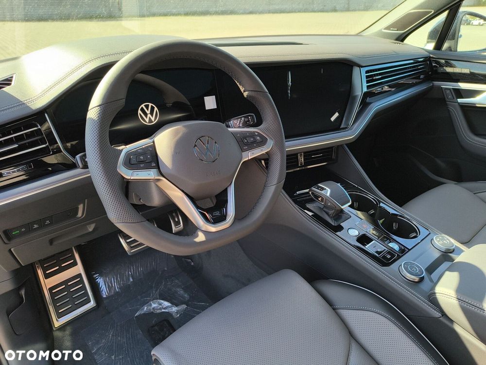 Volkswagen Touareg 3.0 V6 TDI 4Motion R-Line Final Edition - 9