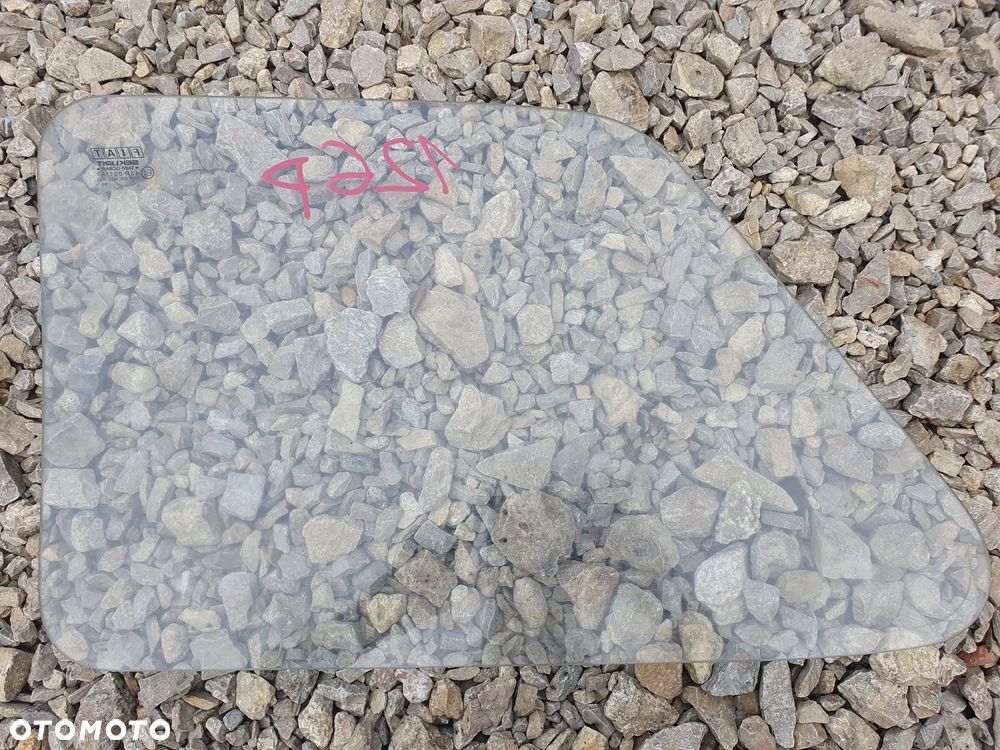 FIAT 125P MALUCH SZYBA BOCZNA PRAWY TYŁ ORYGINALNA 99R PRAWA TYLNA KAROSERYJNA - 2