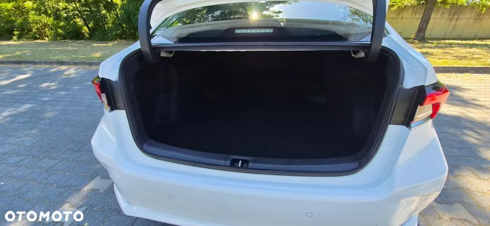 Toyota Corolla 1.8 Hybrid Comfort - 17