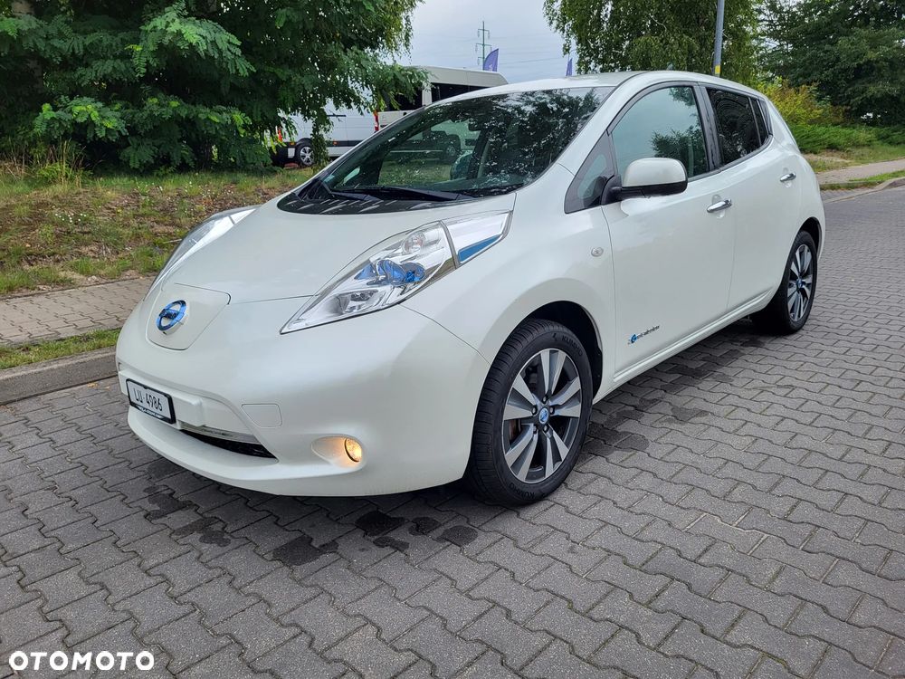 Nissan Leaf 24 kWh (mit Batterie) Visia + - 1