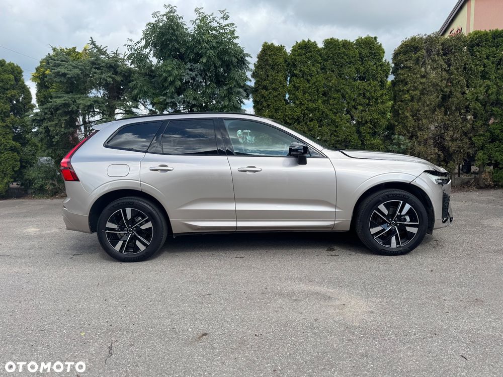 Volvo XC 60 B5 B AWD Plus Black Edition - 21