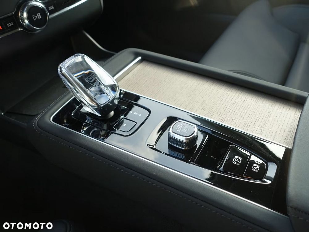 Volvo XC 90 T8 AWD Plus Dark - 16