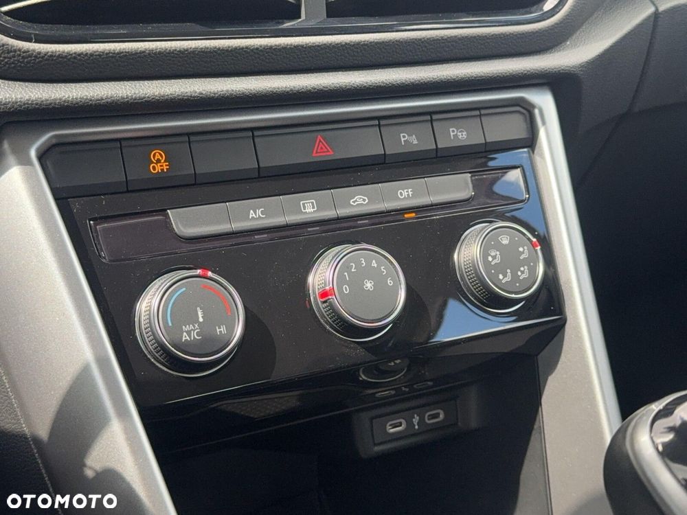 Volkswagen T-Roc 1.5 TSI Life - 24