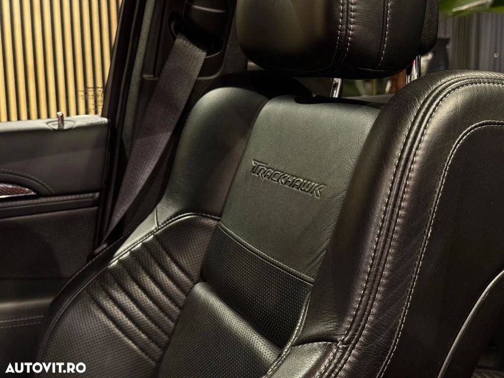 Jeep Grand Cherokee - 37