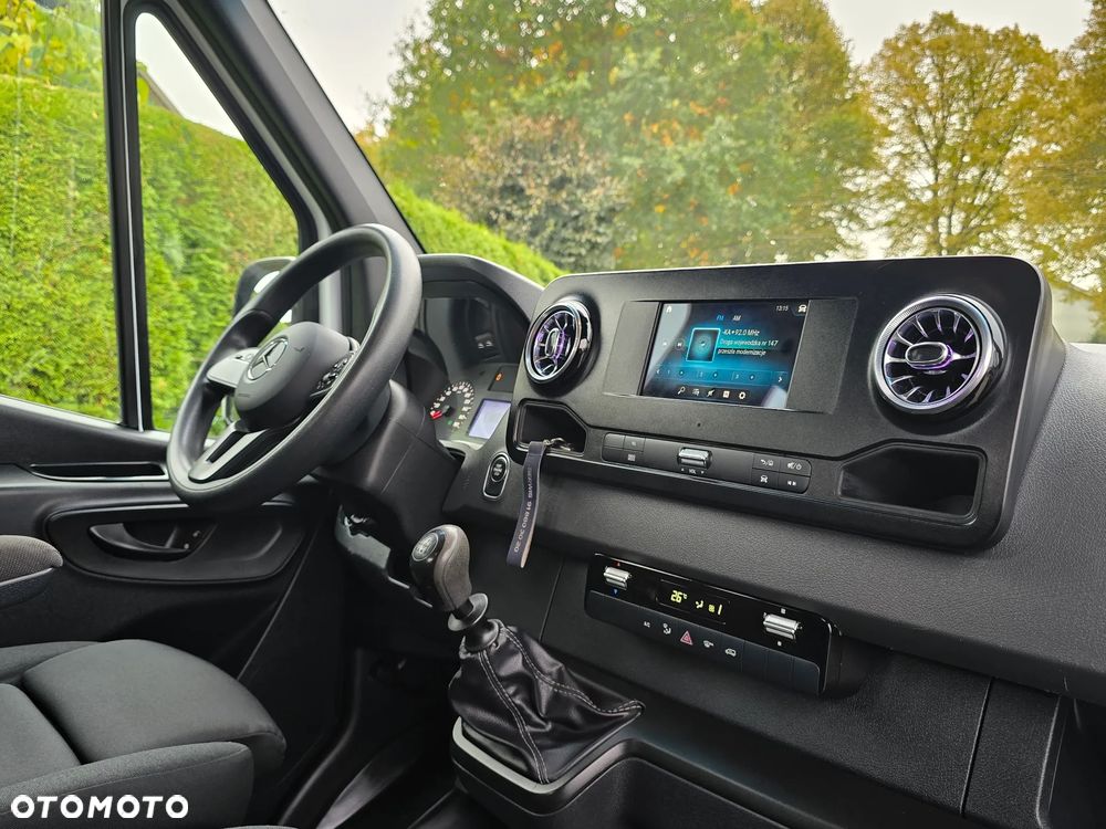 Mercedes-Benz Sprinter - 18