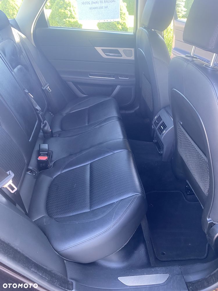 Jaguar XF 2.0 i4D AWD Prestige - 5