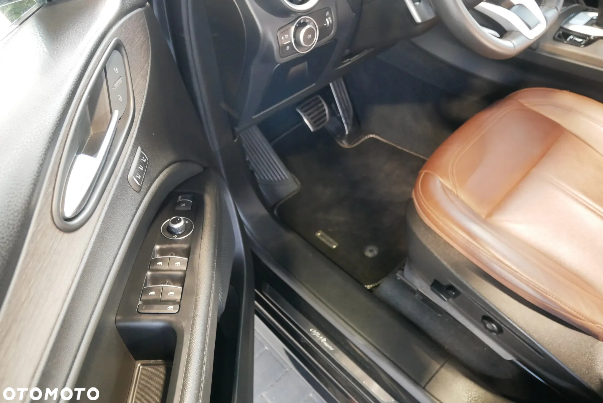 Alfa Romeo Stelvio 2.0 Turbo 16V AT8-Q4 Executive - 23