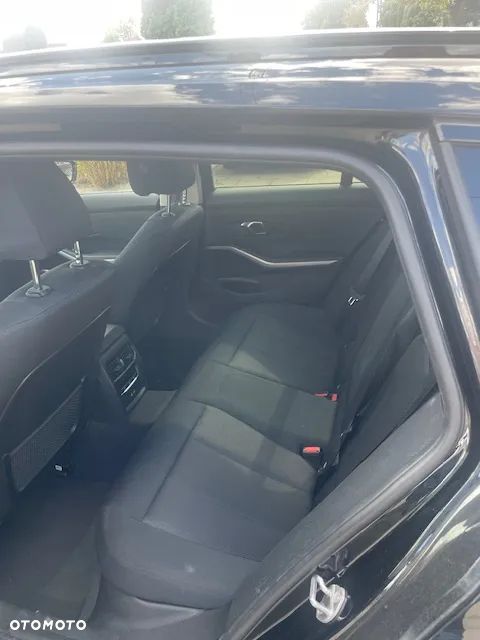 BMW Seria 3 320d xDrive Advantage - 13