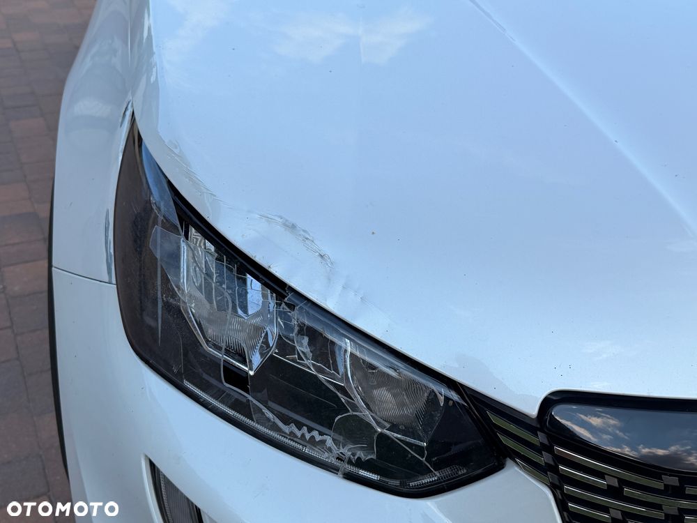 Peugeot 2008 BlueHDi 100 Allure - 17