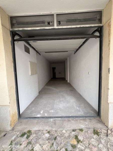 Garagem / Arrecadação / Mini Armazem / Box - Torre  da Marinha - Grande imagem: 2/7