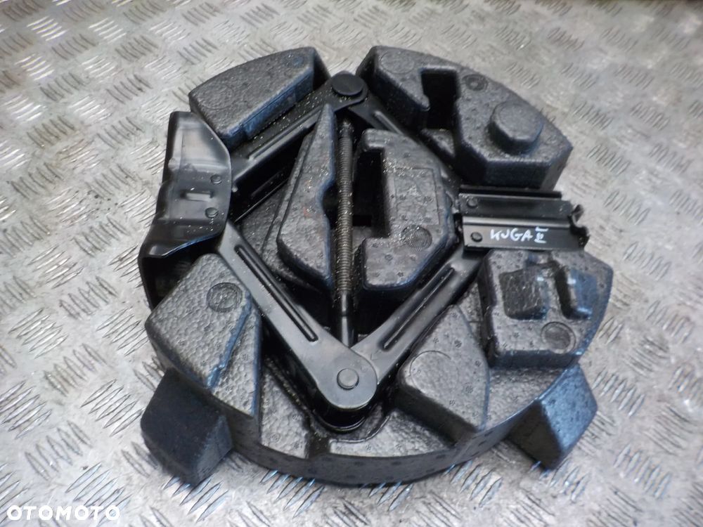 FORD KUGA MK2 LEWAREK STYROPIAN WKŁAD - 1