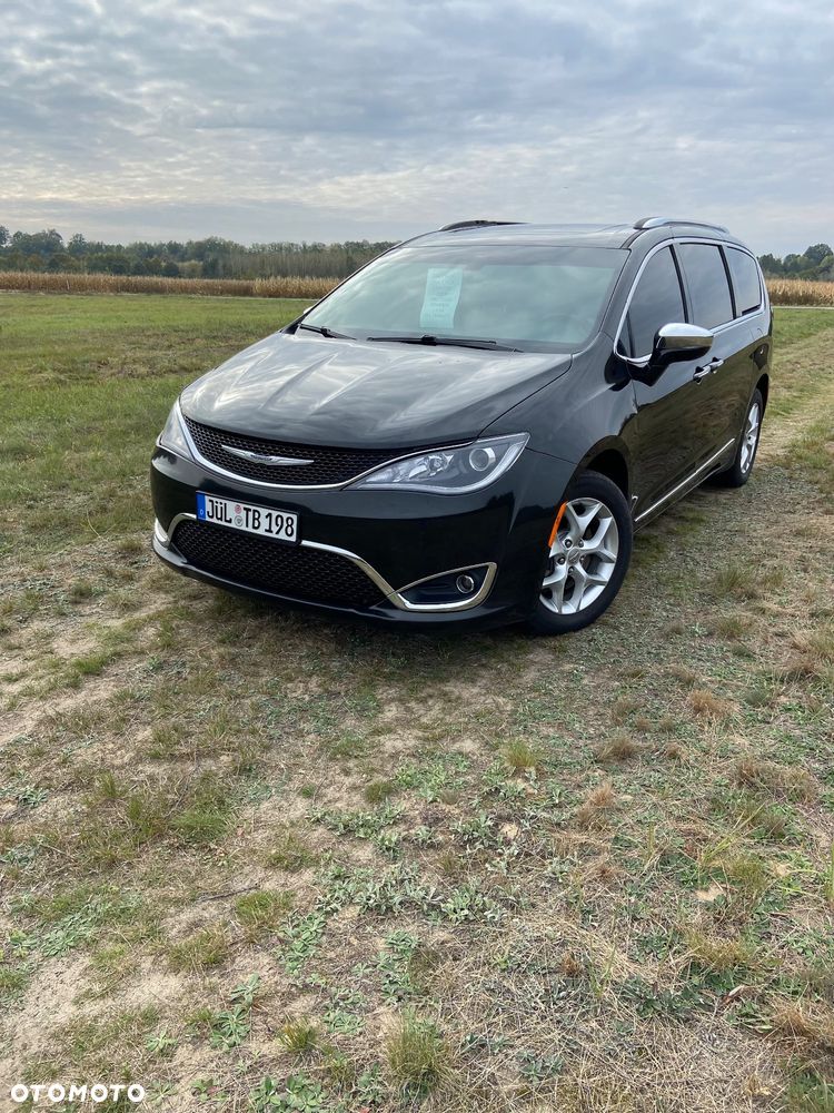 Chrysler Pacifica - 22