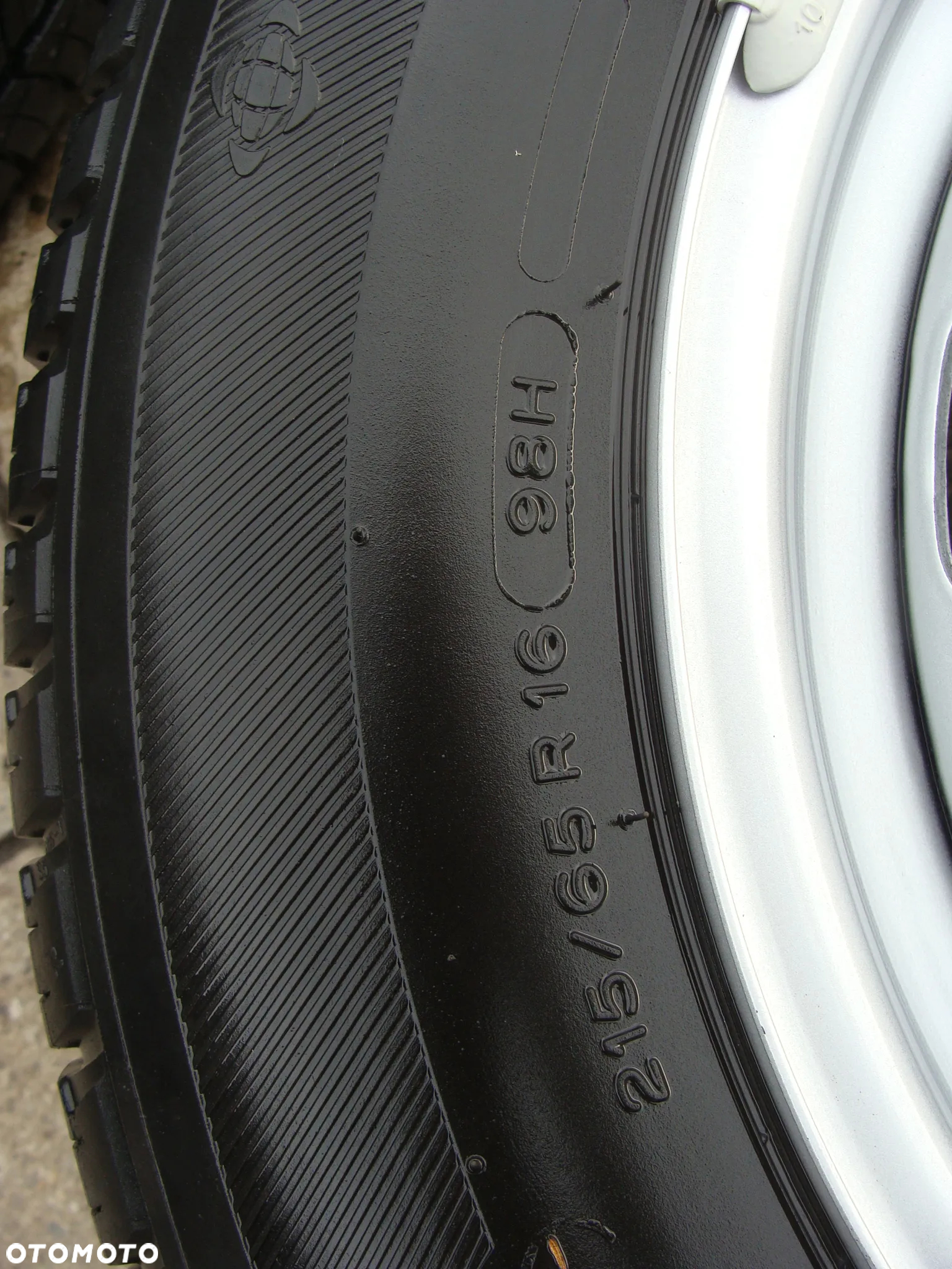 B10 5x114,3 Dacia Duster 6,5Jx16 et50 215/65 R16 czujniki - 6