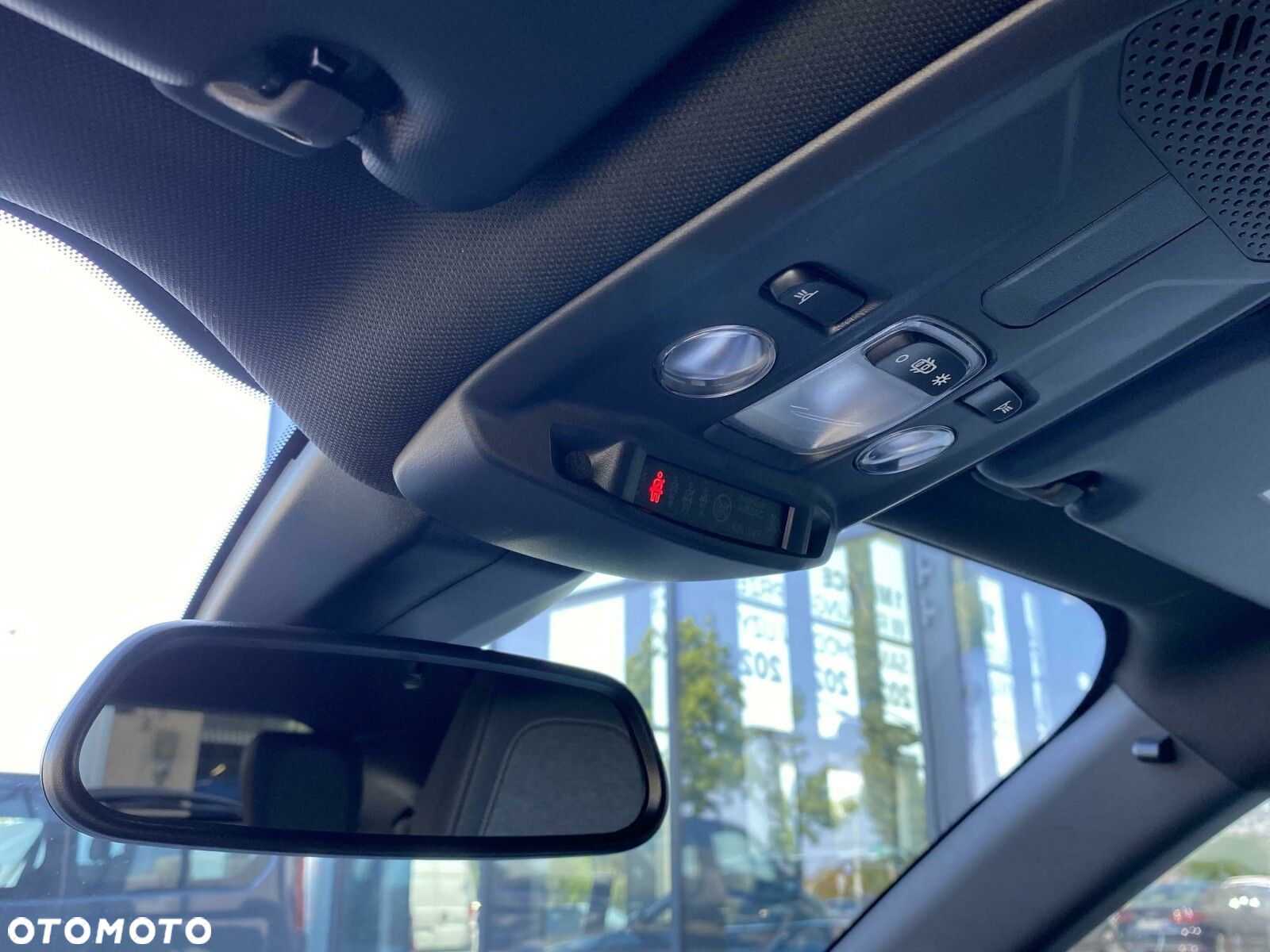 Peugeot 2008 PureTech 130 Allure S&S EAT8 - 33