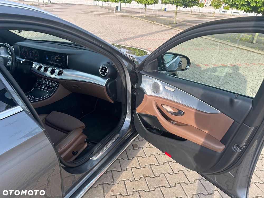 Mercedes-Benz Klasa E 220 d 4-Matic All-Terrain - 9