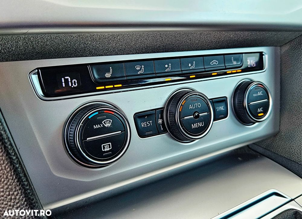 Volkswagen Passat - 26