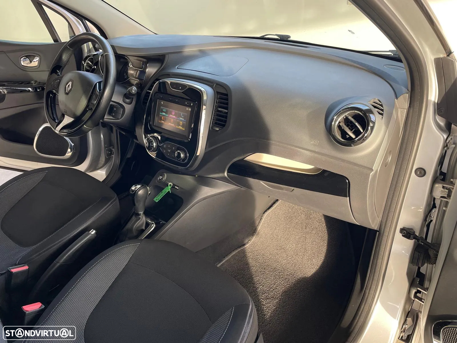 Renault Captur 1.2 TCe Exclusive EDC - 27