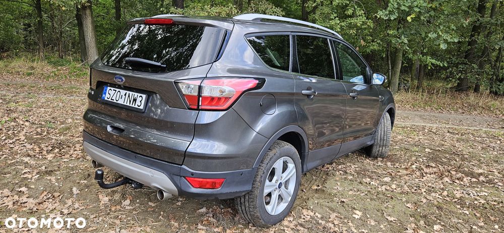 Ford Kuga 1.5 EcoBoost 2x4 Titanium - 4