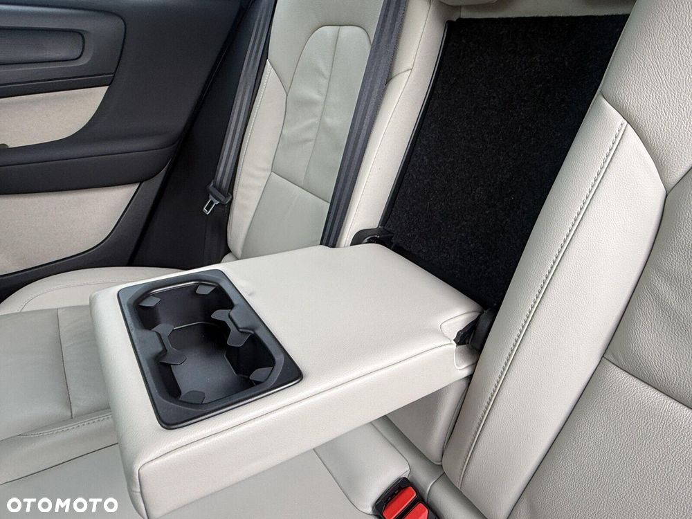 Volvo XC 40 - 23