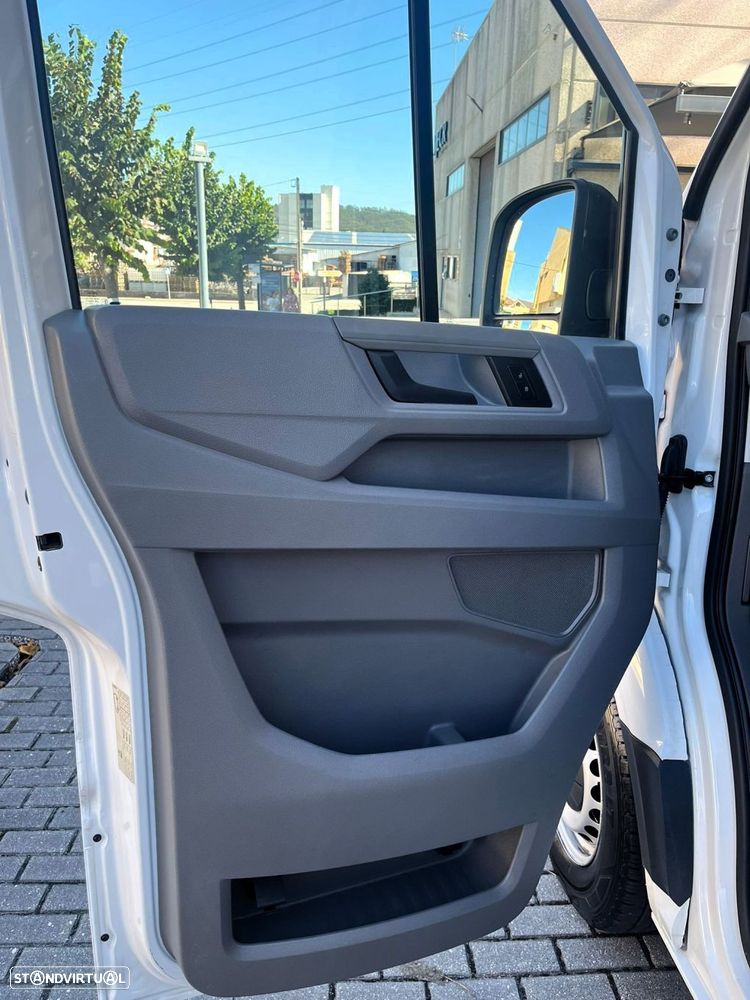 VW Crafter 35 2.0 TDI L5H3 Super Longo Tecto Alto - 25