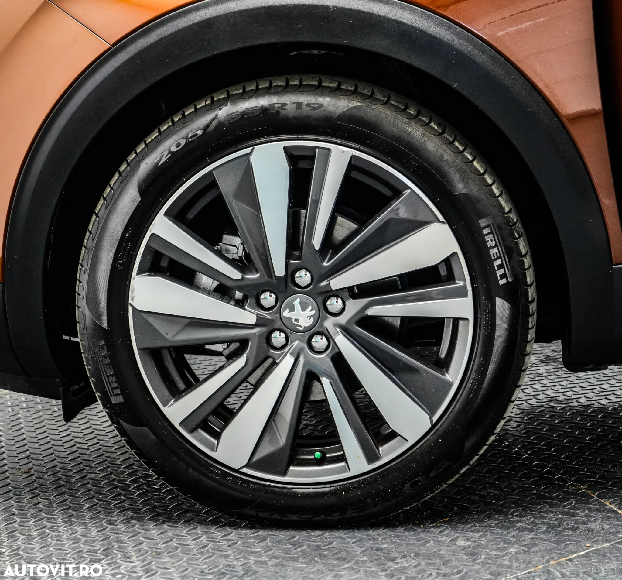 Peugeot 3008 1.2 PureTech Turbo S&S Allure - 25