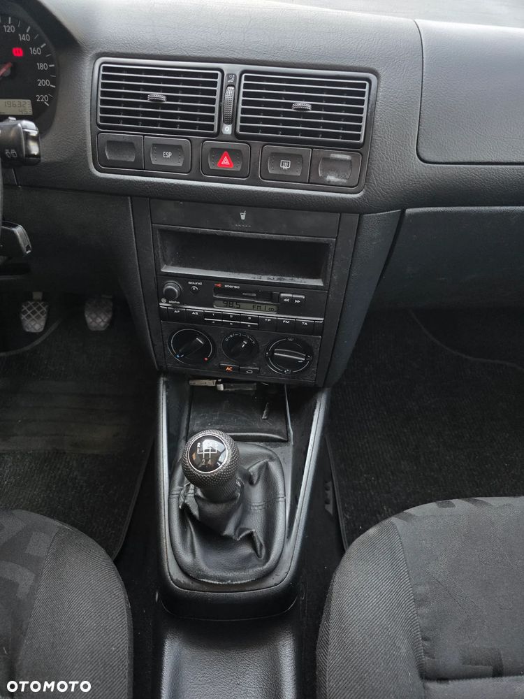 Volkswagen Golf 1.4 Comfortline - 12
