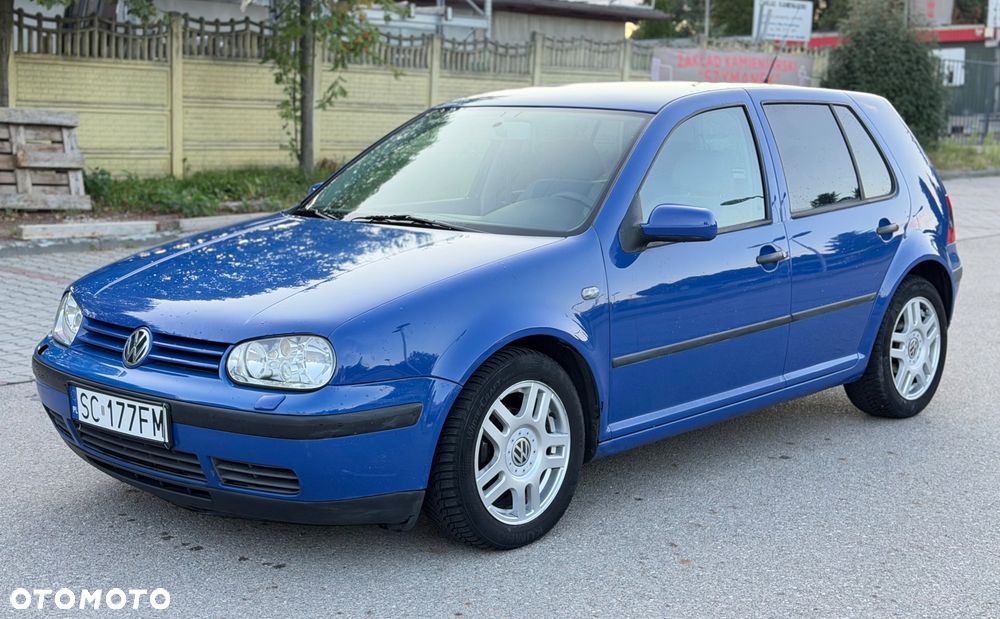 Volkswagen Golf - 1
