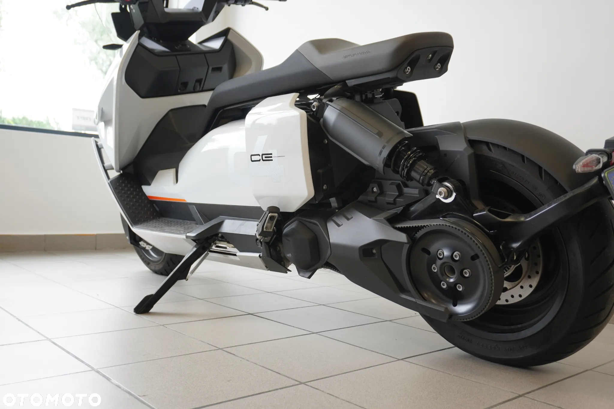 BMW CE 04 - 2