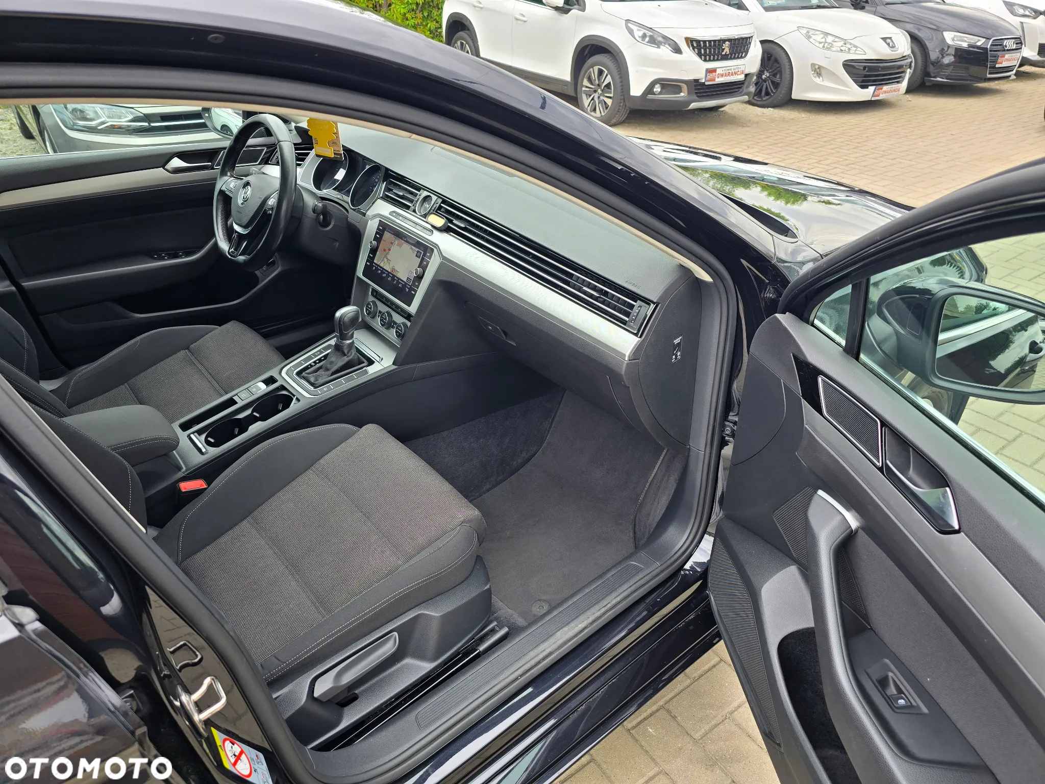 Volkswagen Passat - 12