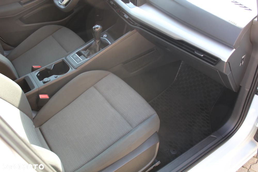 Volkswagen Golf - 27