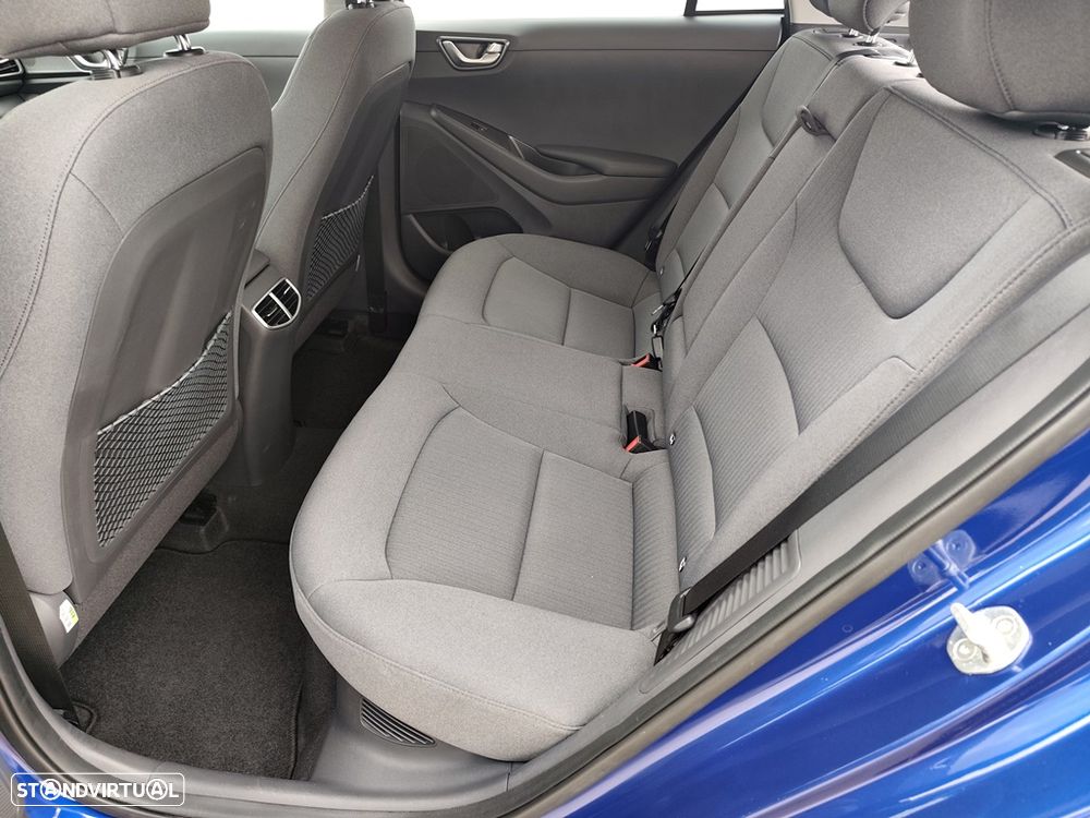 Hyundai Ioniq 1.6 GDI PHEV Tech - 13