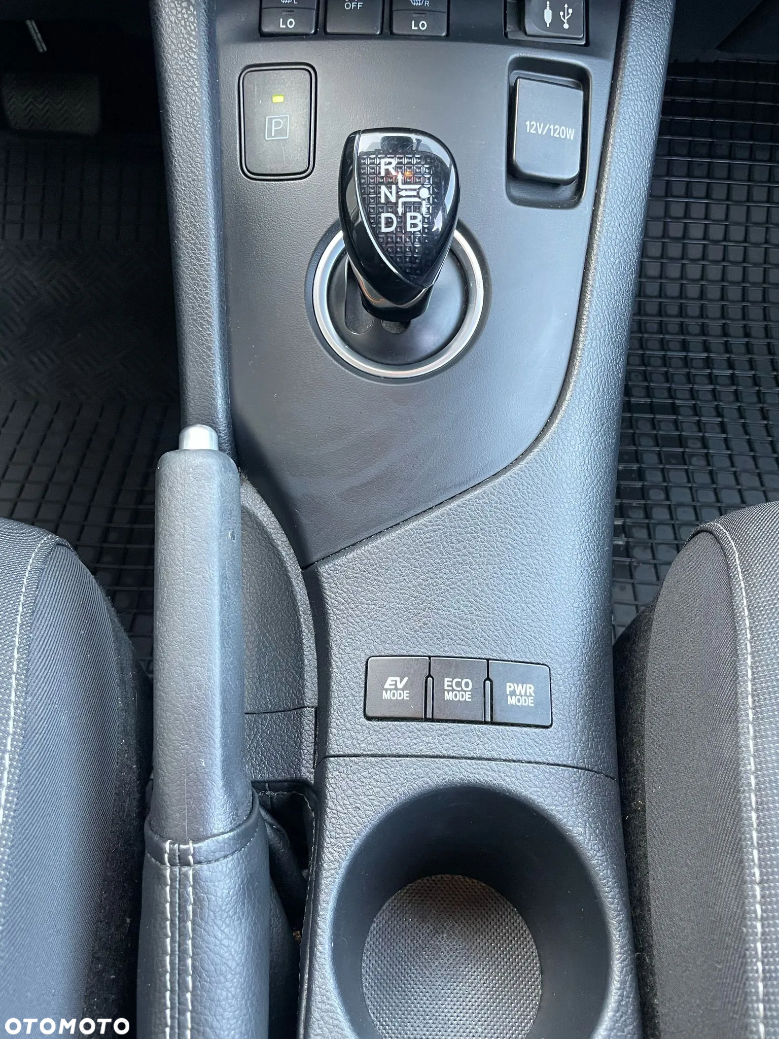 Toyota Auris Hybrid 135 Premium - 30