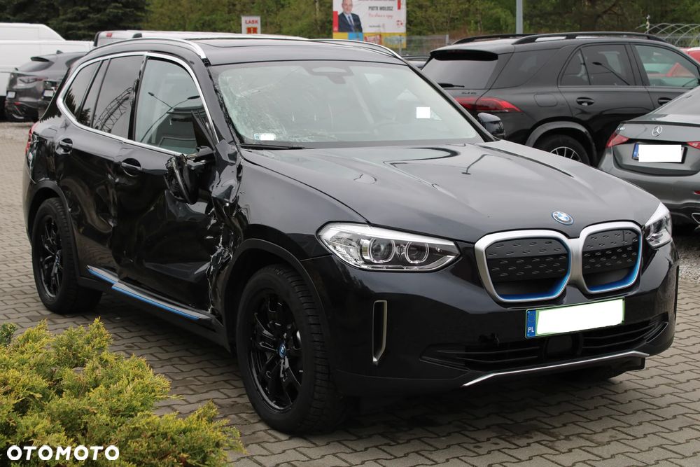 BMW iX3 - 4