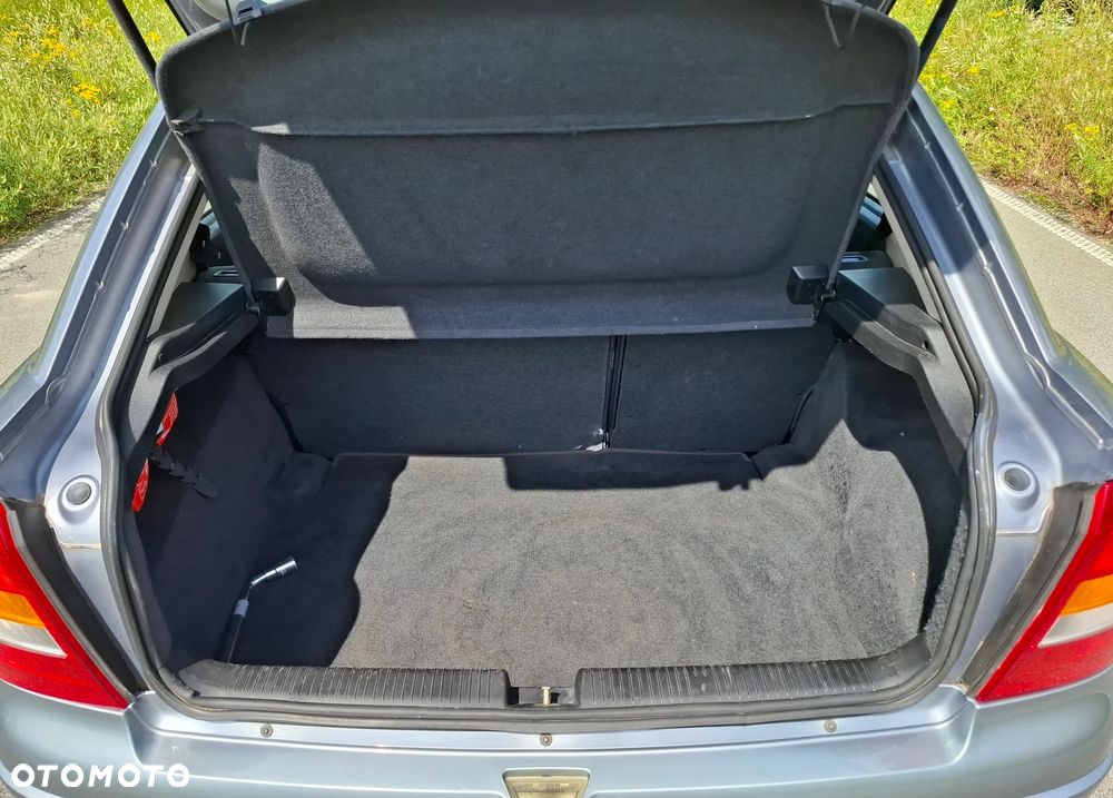 Opel Astra 1.4 111 - 9
