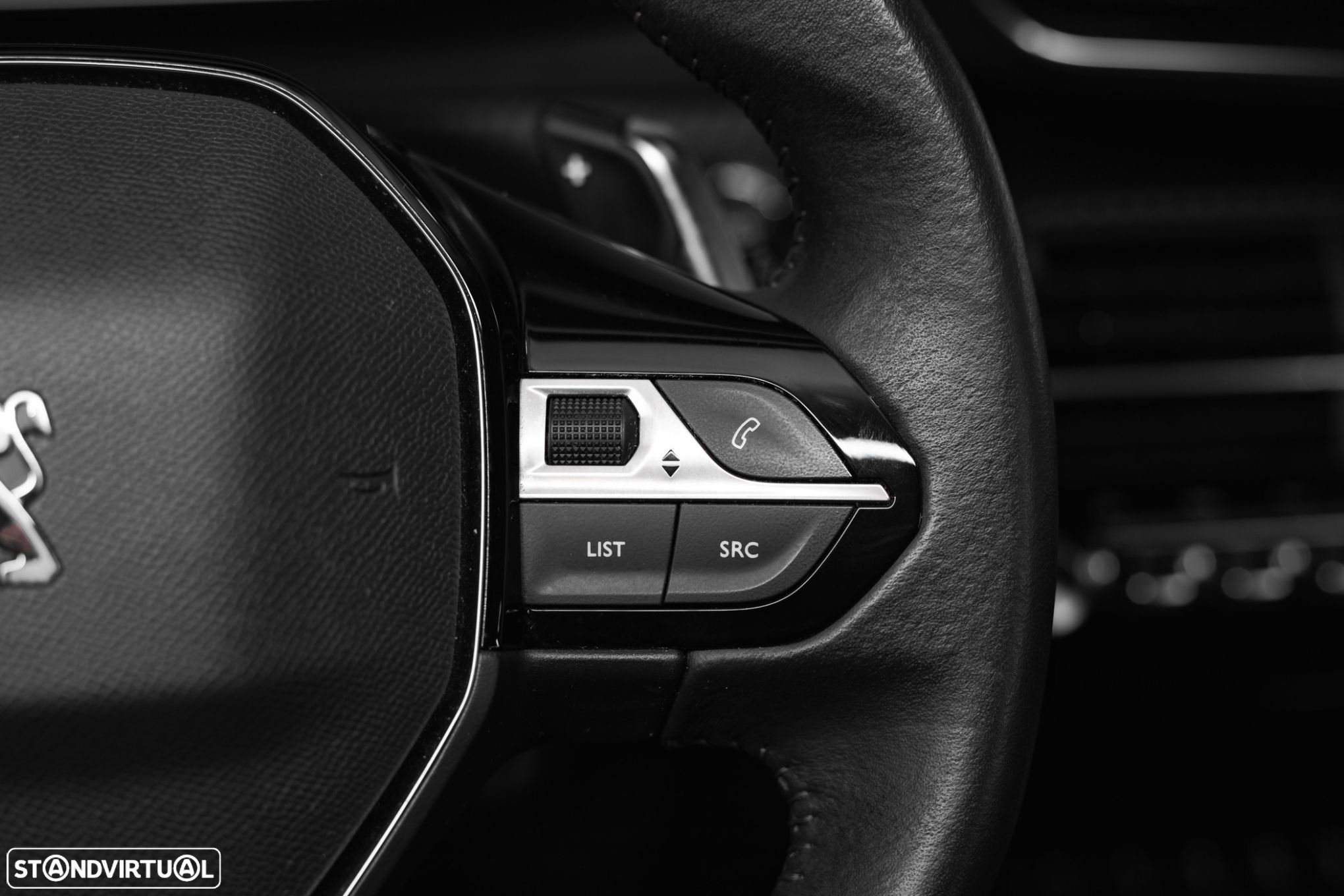 Peugeot 2008 1.2 PureTech Allure EAT8 - 9
