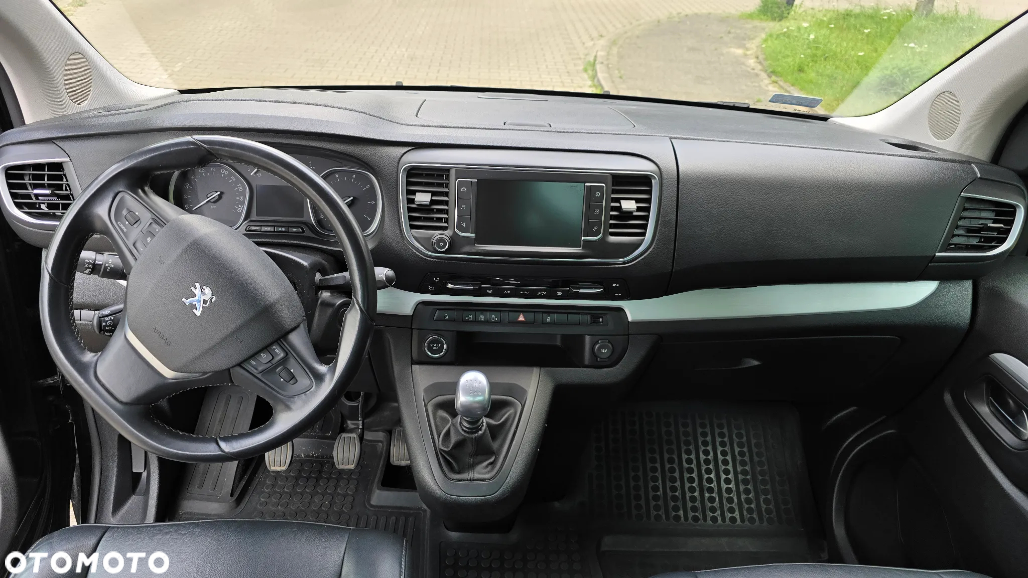 Peugeot Traveller - 20
