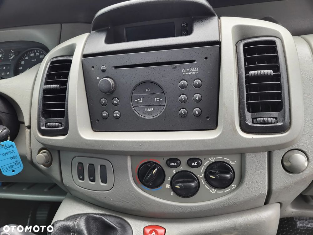 Opel Vivaro - 12