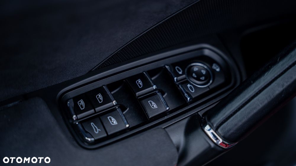 Porsche Cayenne GTS - 16