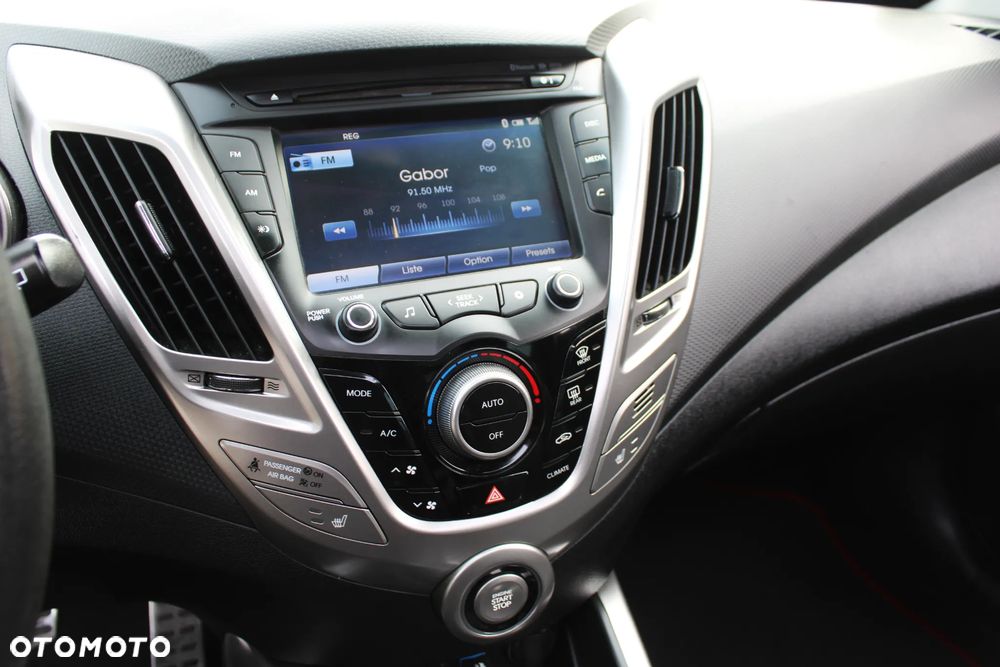 Hyundai Veloster - 17