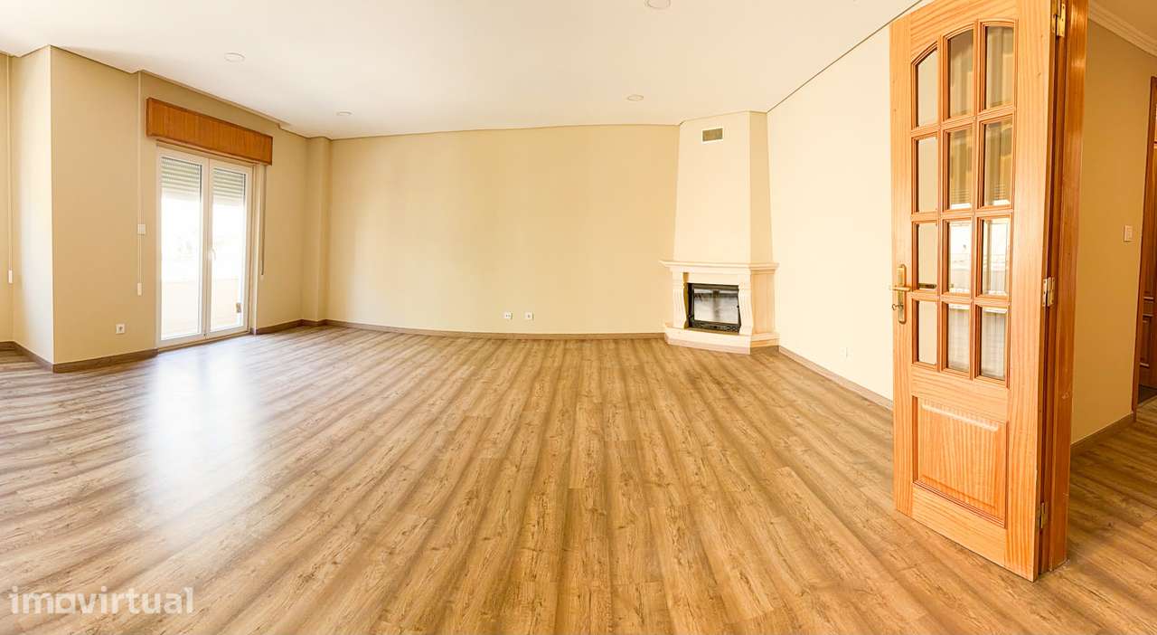 T3 renovado com terraço — a 2 minutos da CP - Grande imagem: 5/19