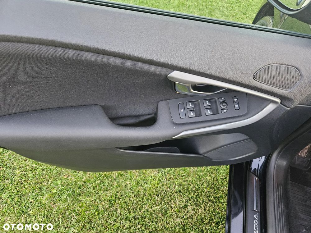 Volvo V40 T2 - 19