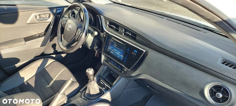 Toyota Auris 1.4 D-4D Comfort - 11
