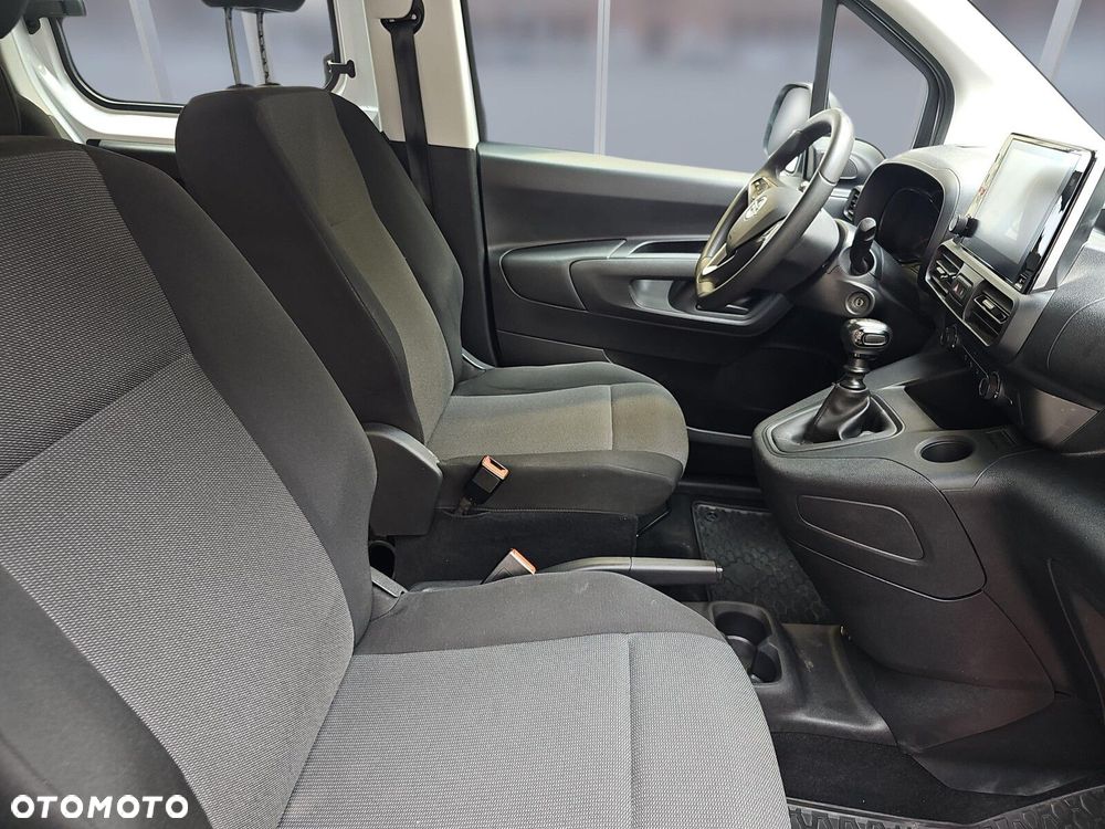 Opel Combo 1.5 DT Edition 102KM - 9
