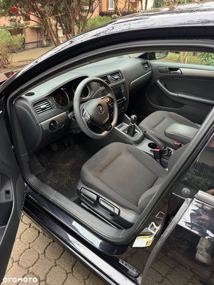 Volkswagen Jetta - 5