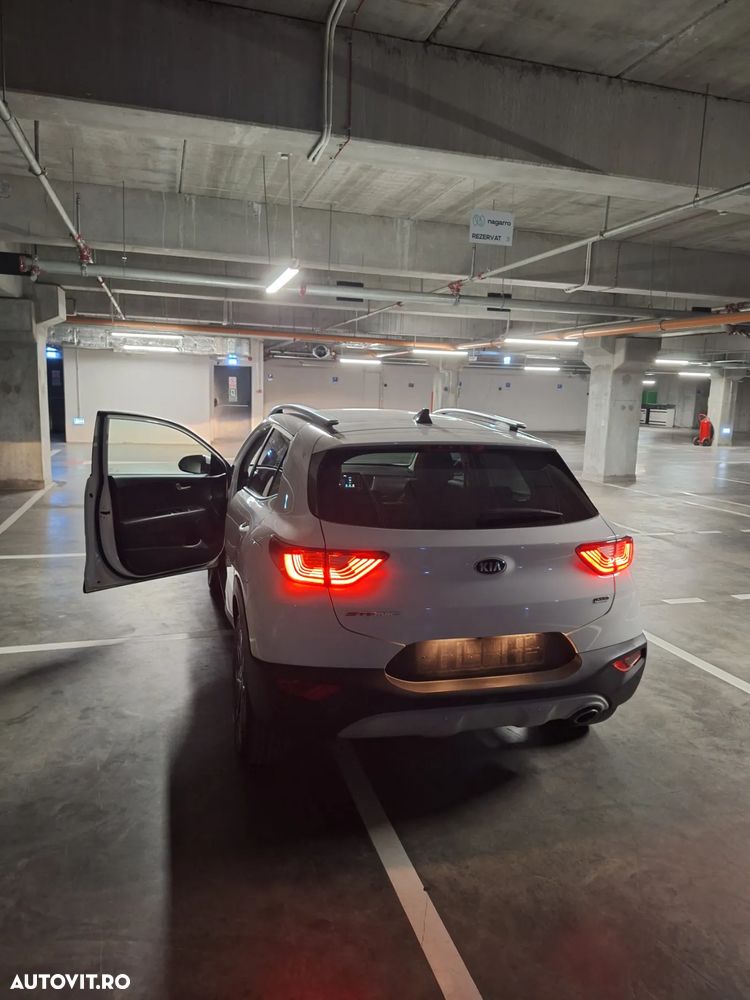 Kia Stonic 1.6 DSL HP Urban - 6